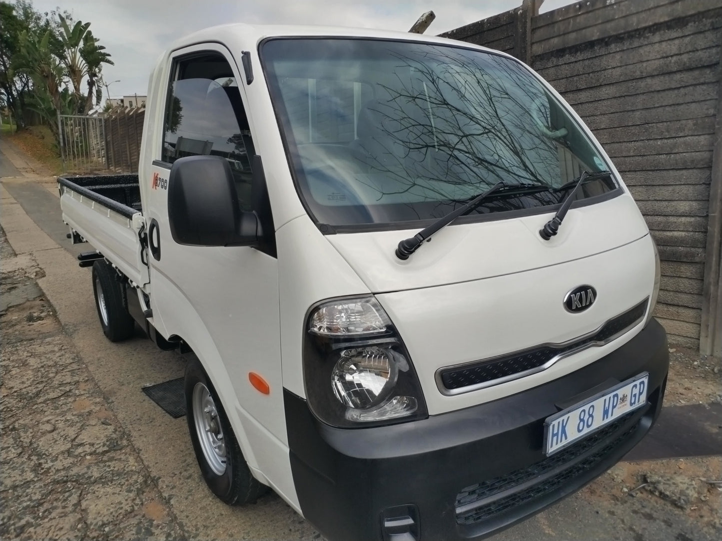 Kia K2.700