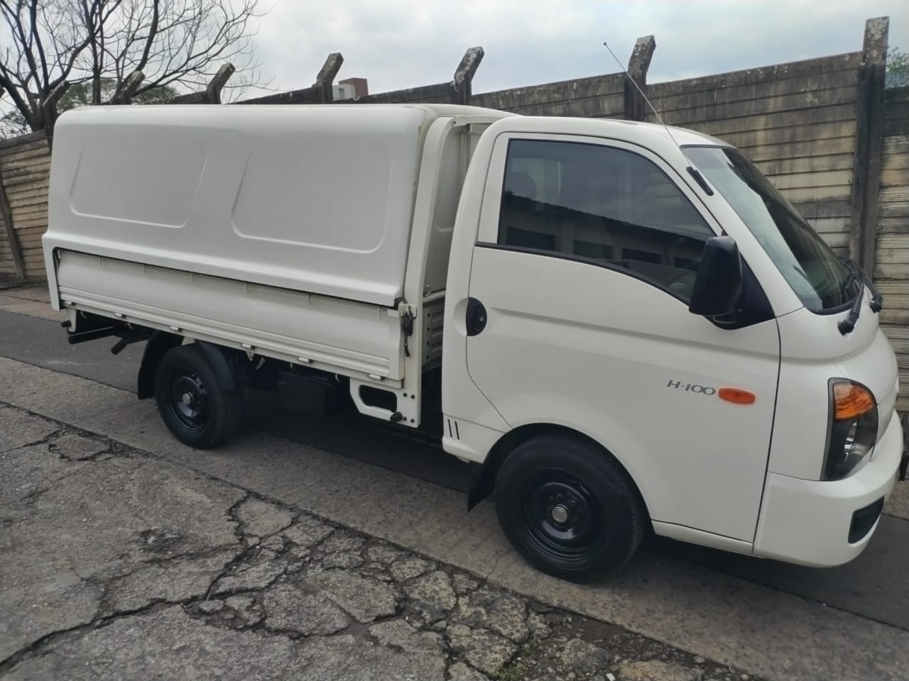 Hyundai H100 2.6